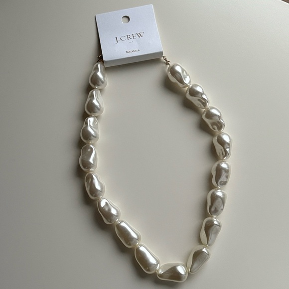 NWT J Crew Large pearl-effect necklace - Picture 4 of 7